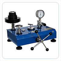Bàn hiệu chuẩn áp suất kiểu tải trọng (piston)