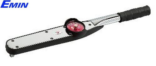 締結作業で使用されるトルクレンチのイメージ