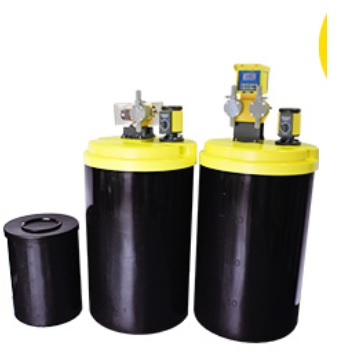 工業現場使用中的在線控制器與相關檢定服務示意