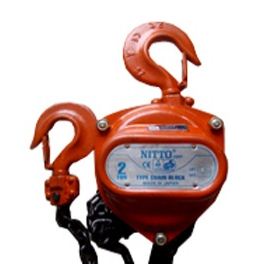 工場や保守現場で使用されるチェーンブロックのイメージ